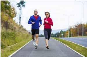 Joaquín y Camila están corriendo.